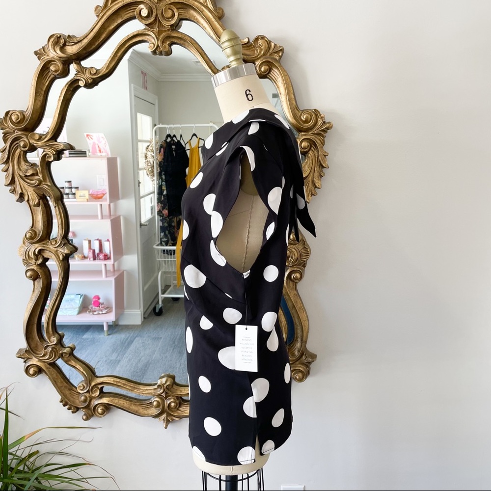 Eloquii • Mod Sleeveless Polka Dot Blouse • 16 - Picture 6 of 11